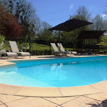 Le Logis Du Pressoir: 18th Century Loire Valley Retreat with Heated Pool Bed & Breakfast Les Bois-d'Anjou Exterior photo